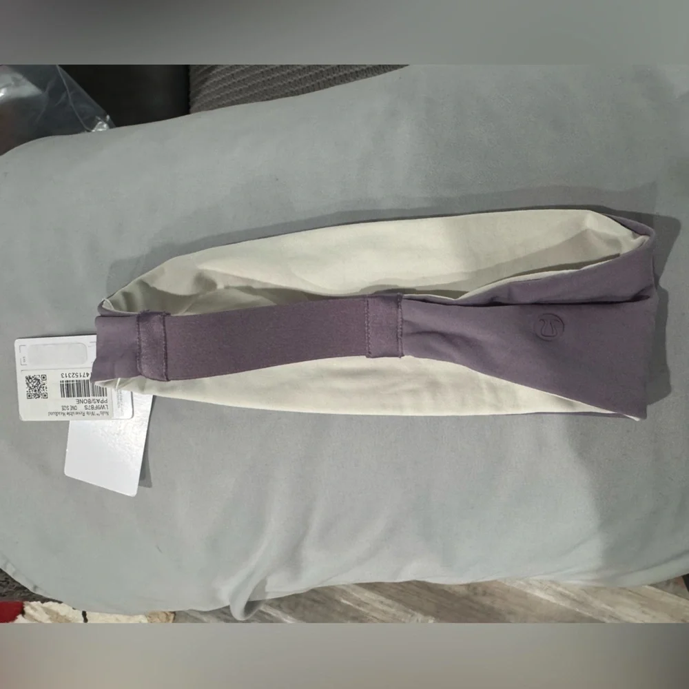 LULULEMON FRINGE FIGHTER REVERSABLE HEADBAND NWT.